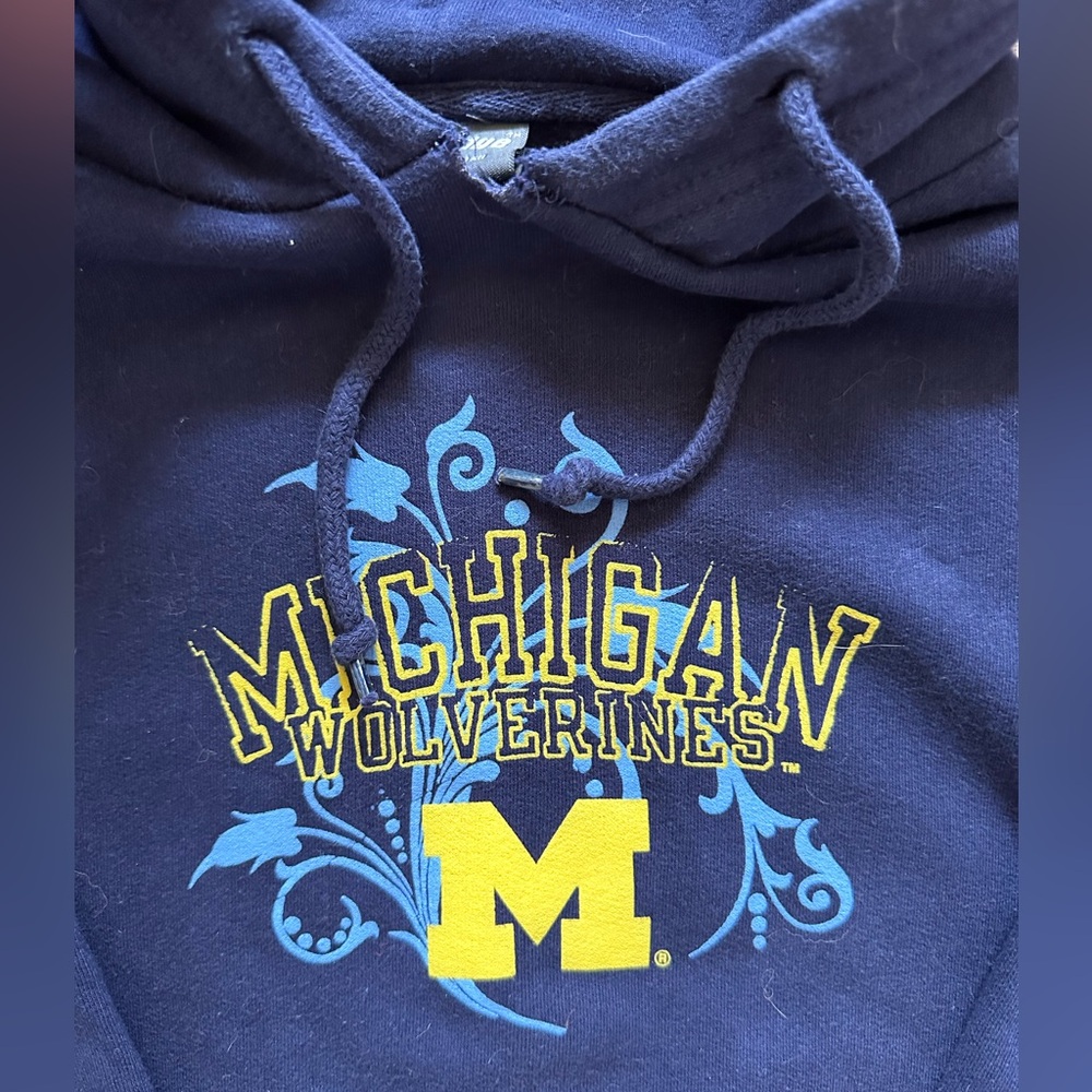 Pro Edge size small U of M sweatshirt